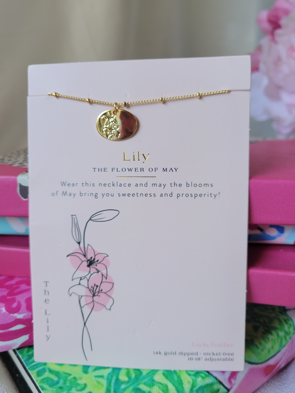 Lily Etched 14k Gold Disc Necklace